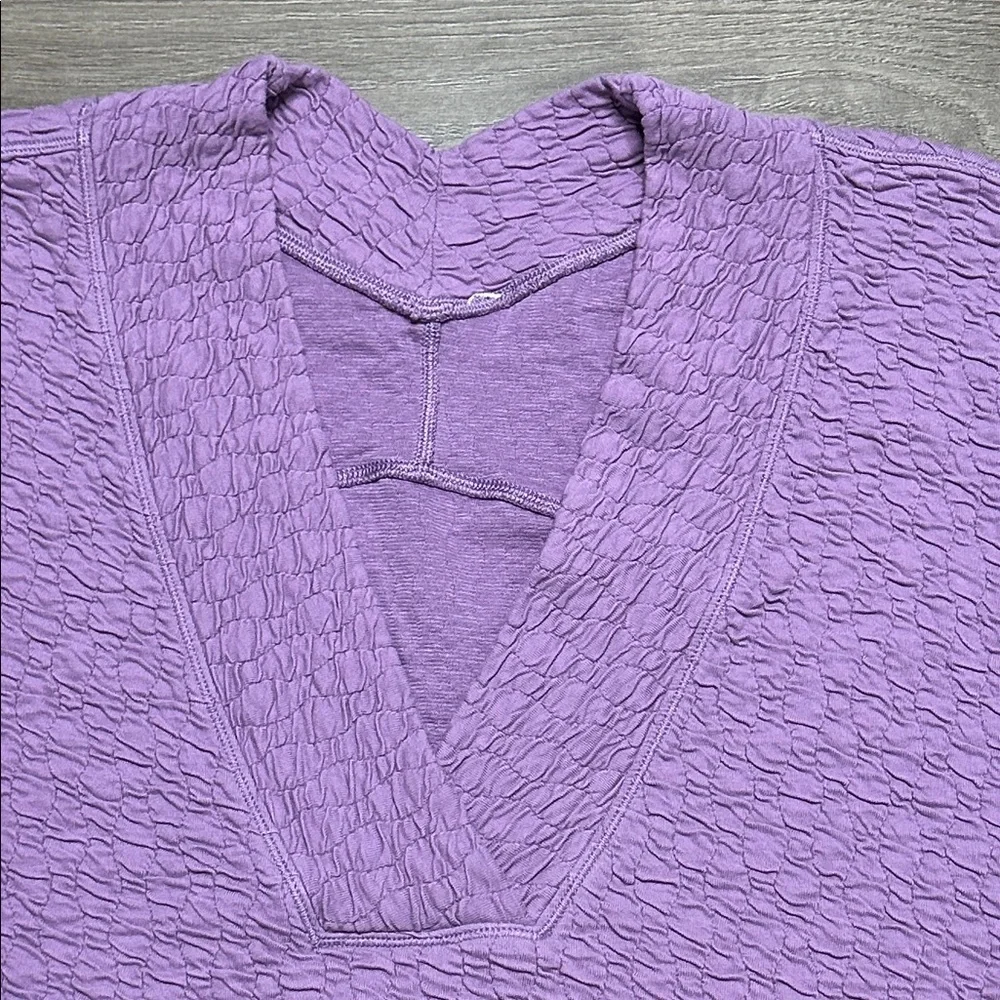 Lululemon Rippled V-Neck Pullover‎ Long Sleeve Wisteria Purple Size 10